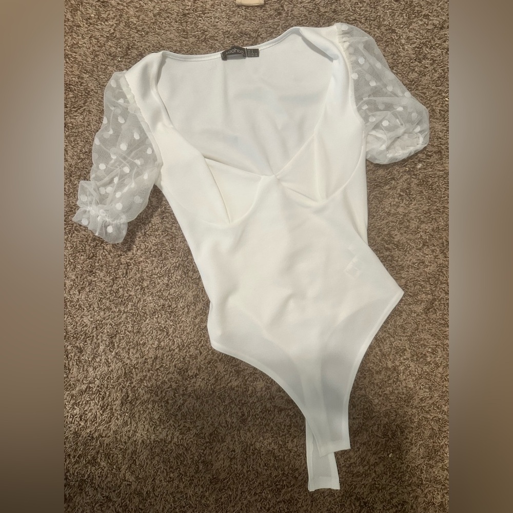 Boohoo white puff sleeve bodysuit